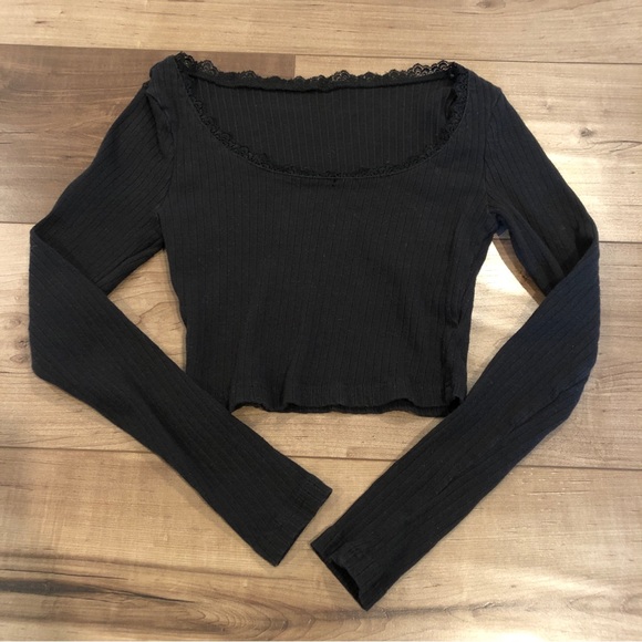Tops - Lace trim crop top